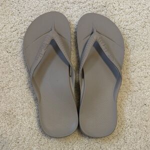 Archie’s Flip Flops